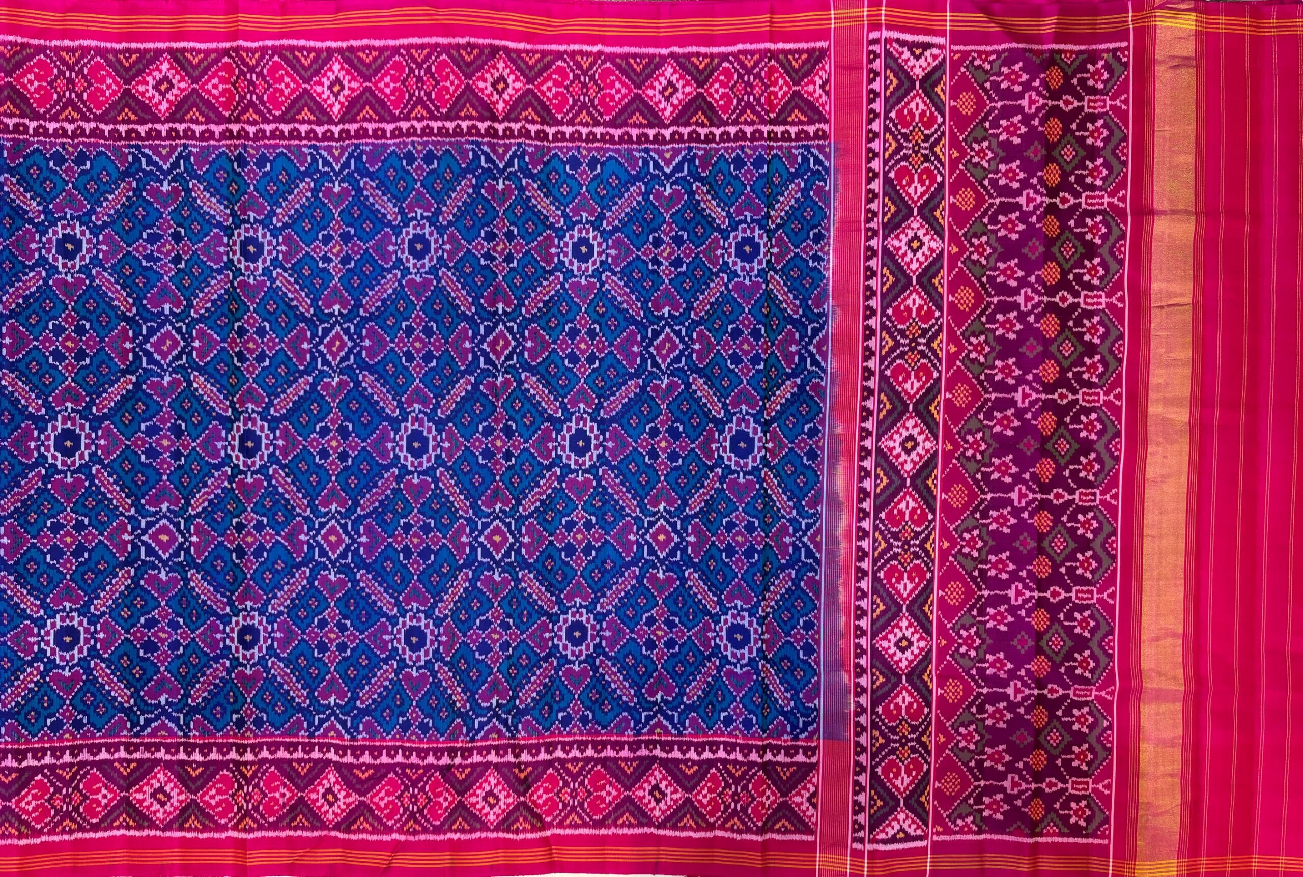 Pink & PeacockGreen Manekchowk Designe Patola Saree - Image 5