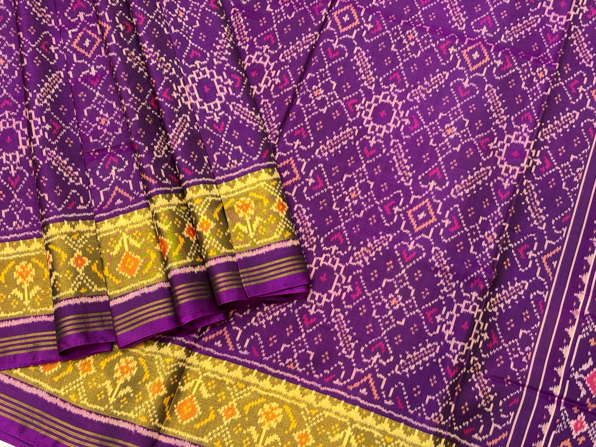 Magenta Manekchowk Design Patola Saree - Image 3