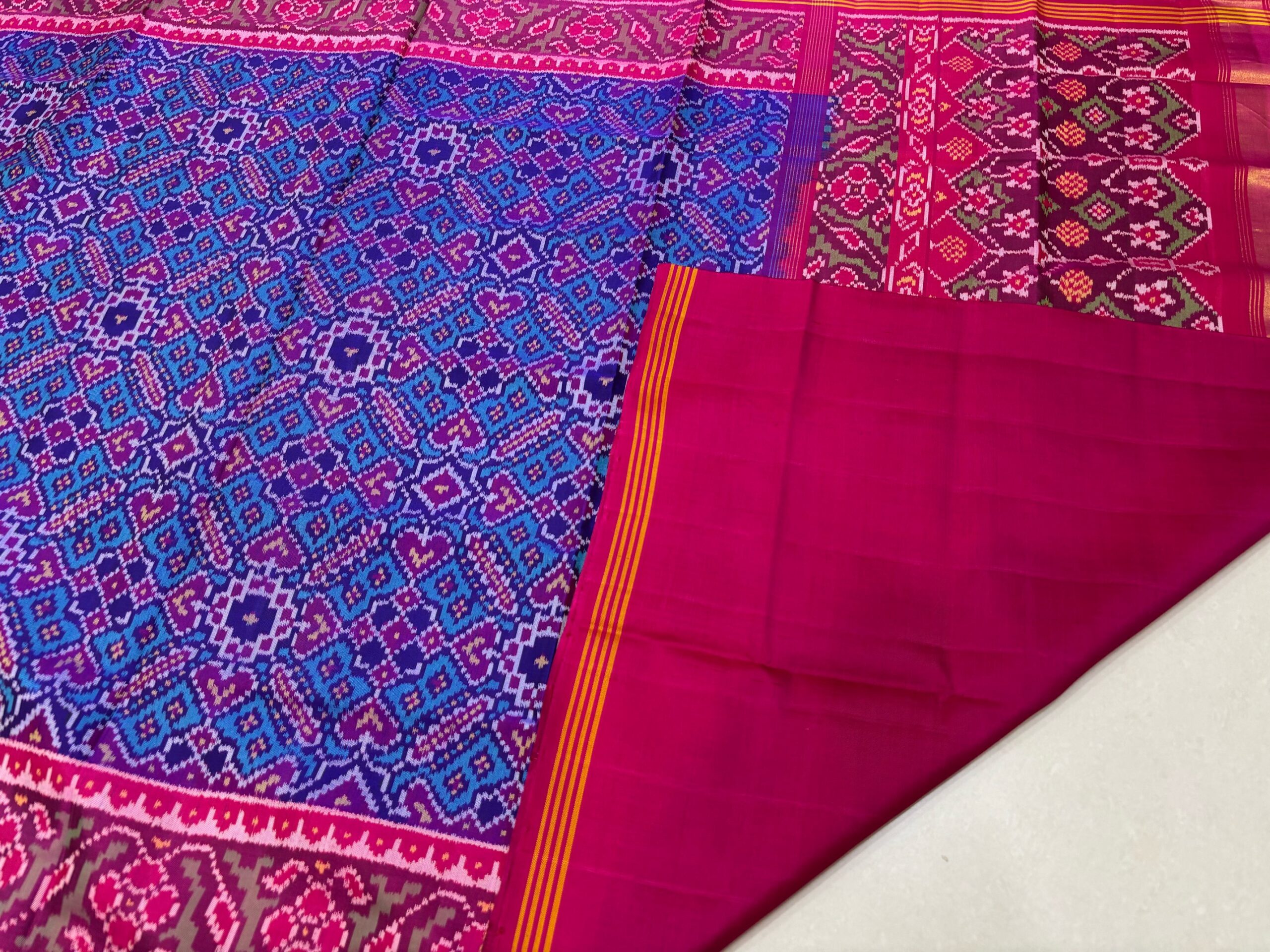 Pink & SkyBlue Manekchowk Designe Patola Saree - Image 6
