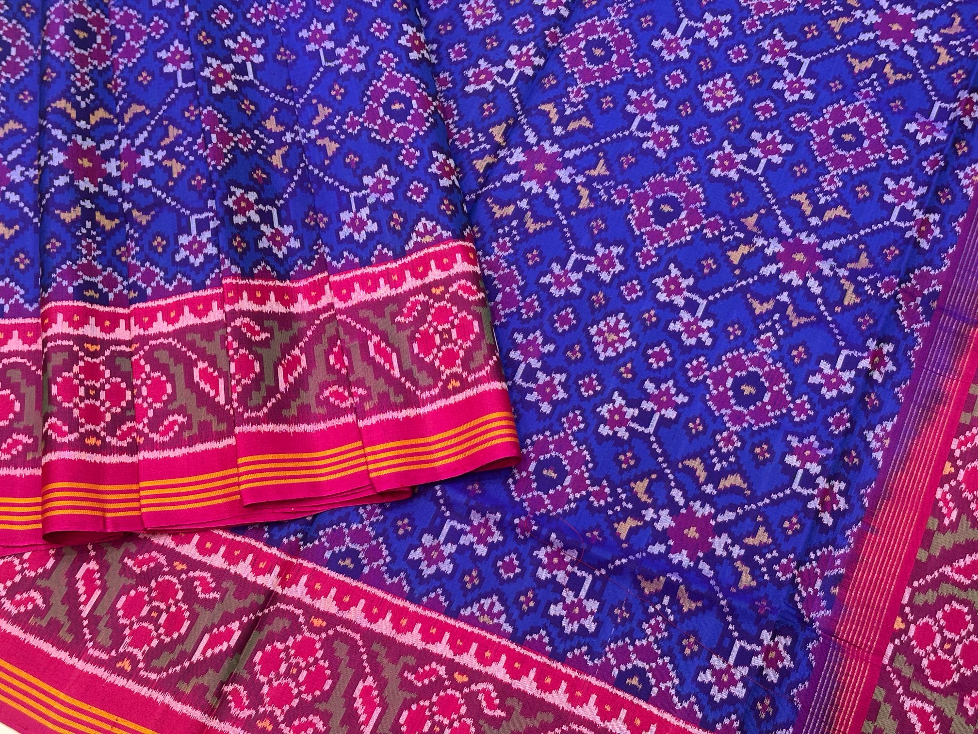 Pink & Blue Navrtna Designe Patola Saree - Image 3