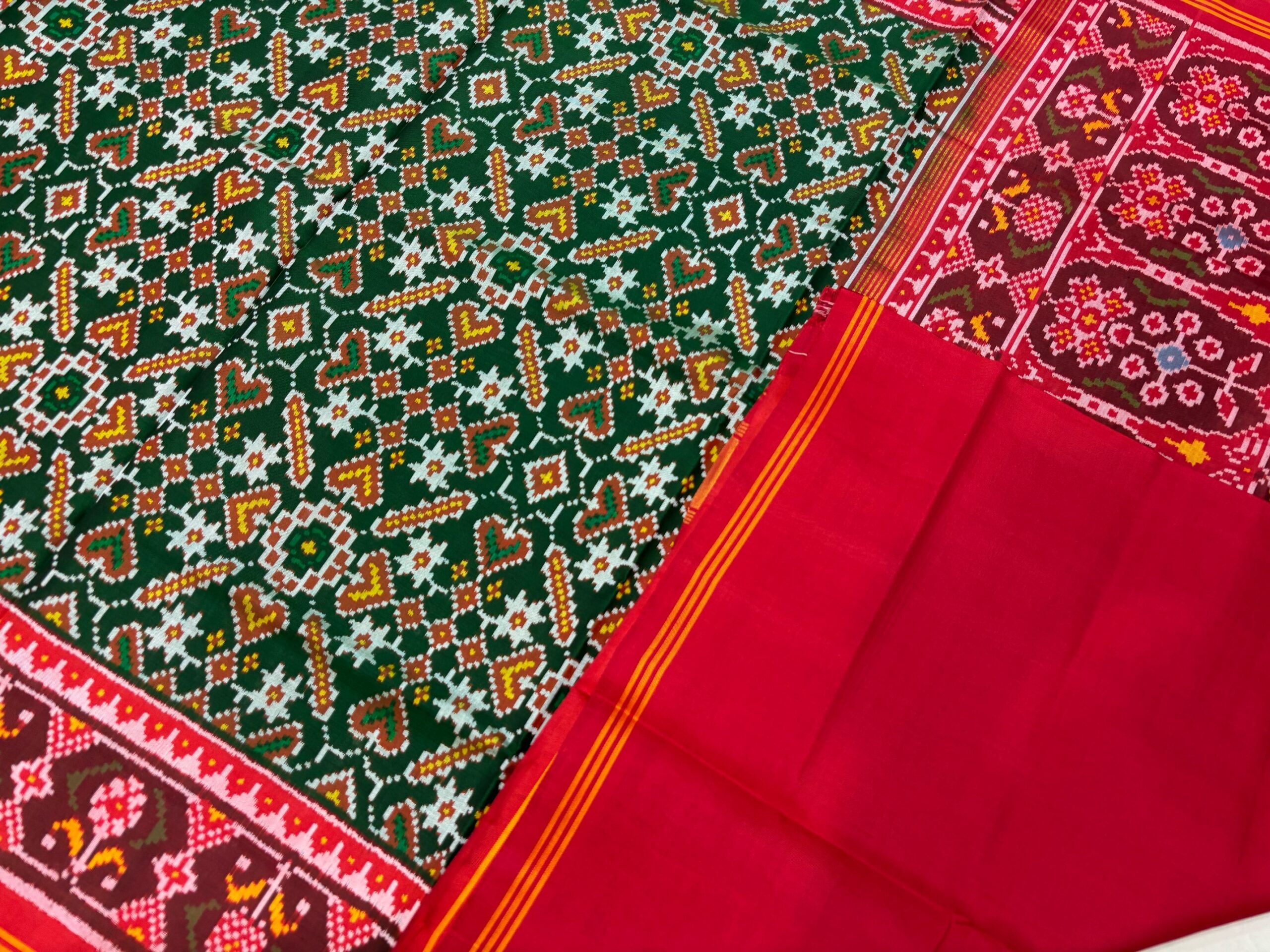 Red & Green Manekchowk Designer Patola Saree - Image 5