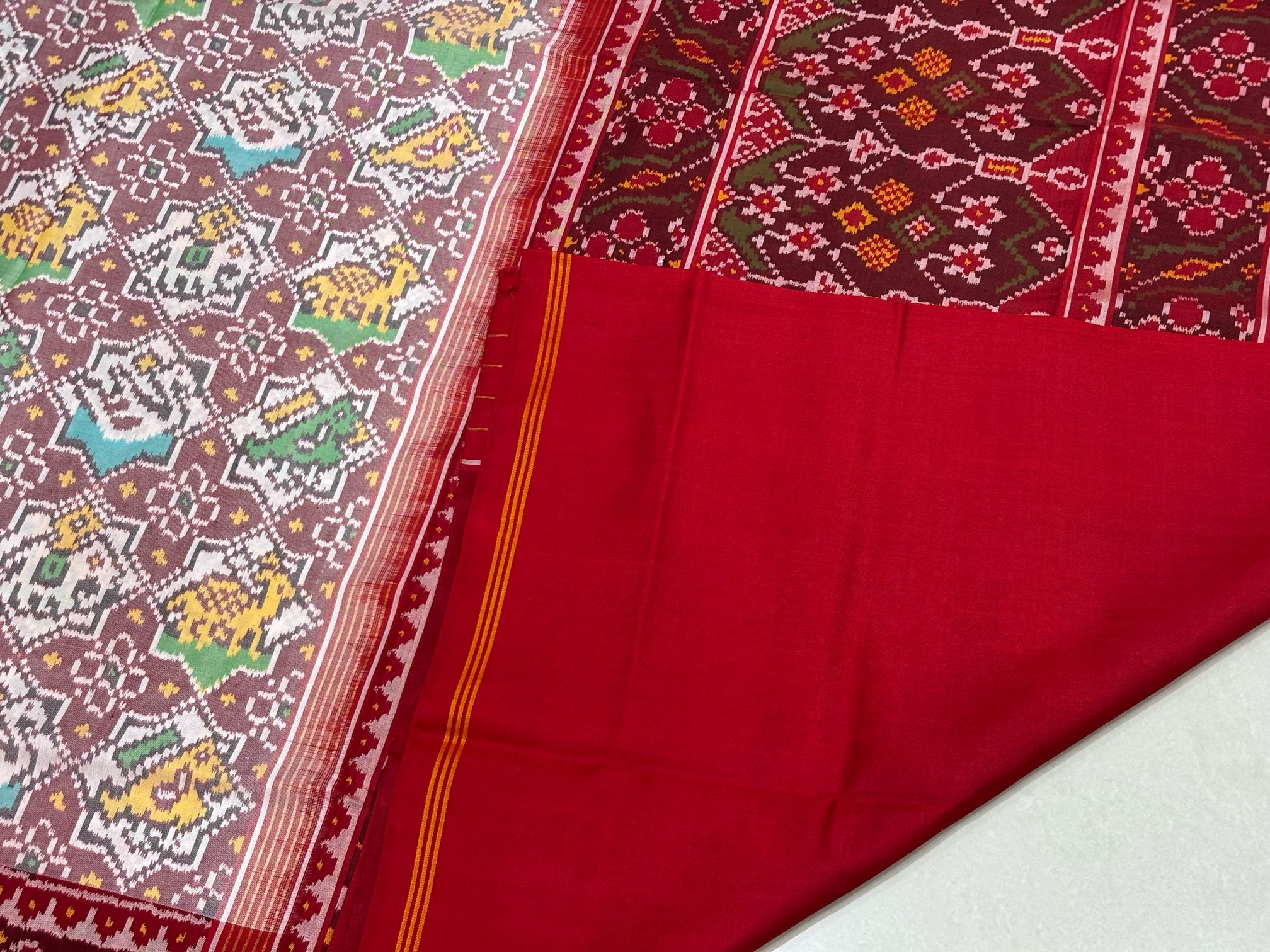 Red & White Small Star With Narikunj Designe Patola Saree - Image 6