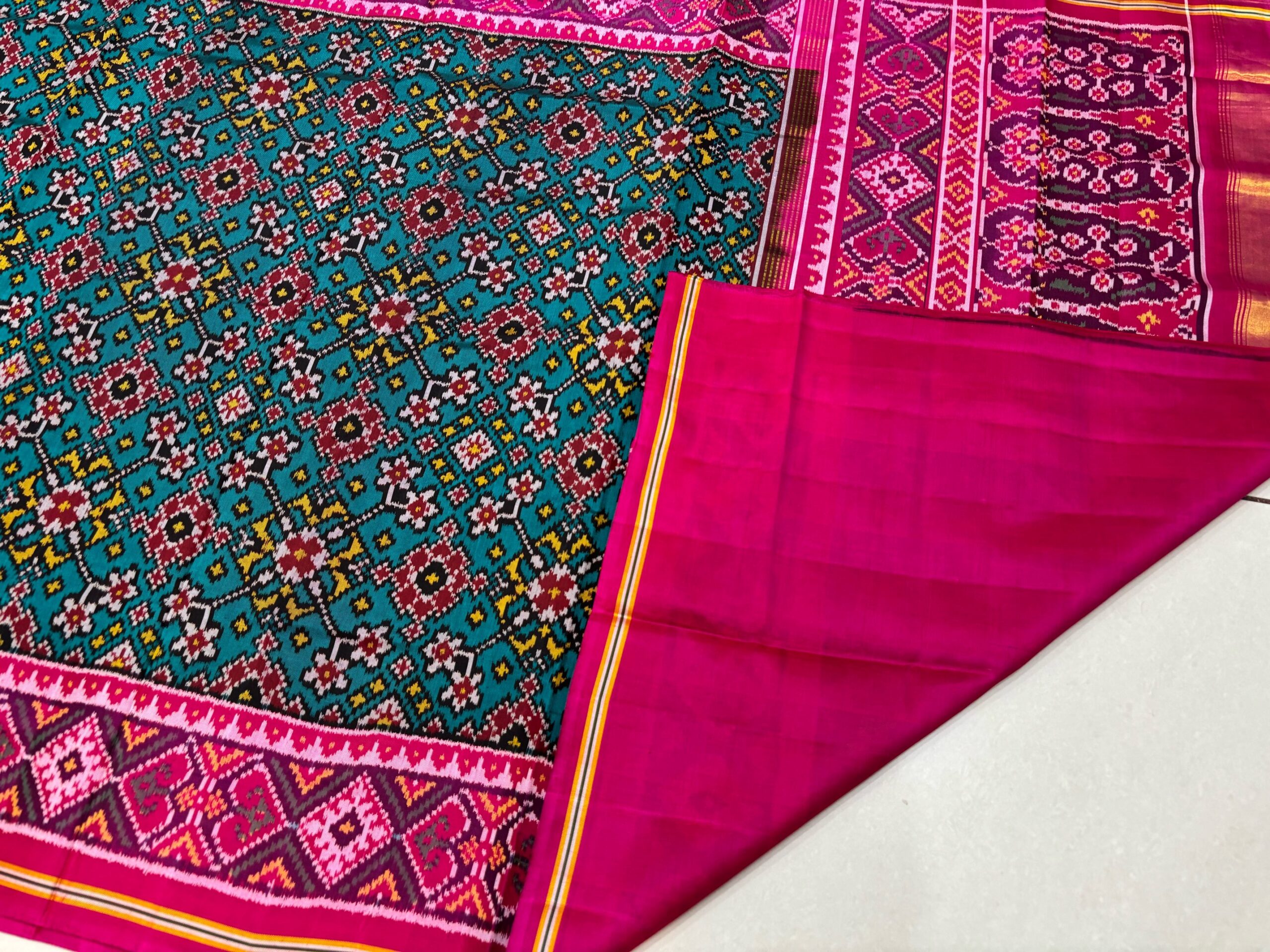 Pink & RamaGreen Navrtna Designe Patola Saree - Image 6